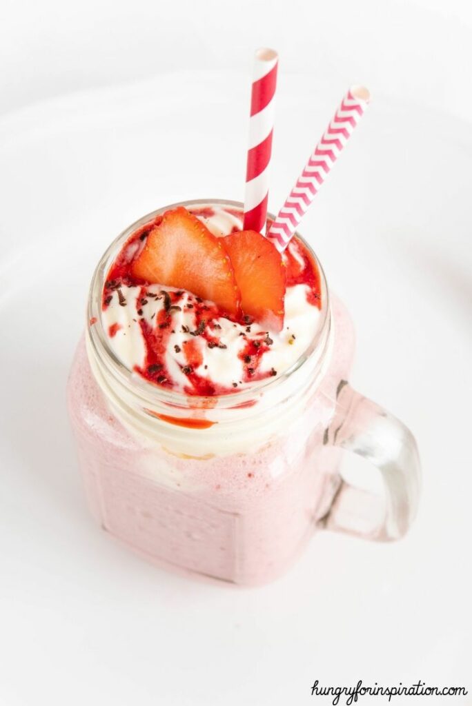 SUGAR-FREE KETO STRAWBERRY MILKSHAKE SUGAR-FREE KETO STRAWBERRY MILKSHAKE